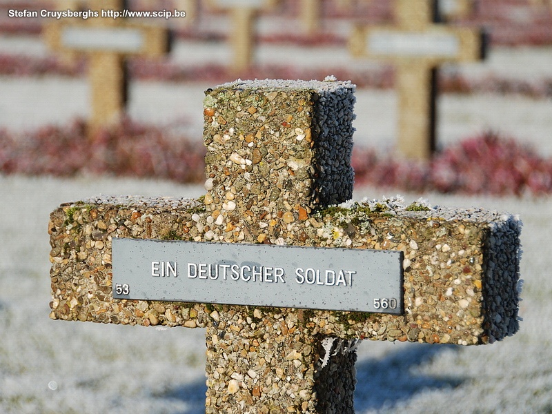 War cemetery on freezing winterday Photos of the German war cemetery in my hometown Lommel on a freezing cold and white Saturday morning in December. It is one of the largest soldier cemeteries from WOII and 39.091 German soldiers are buried here. Stefan Cruysberghs